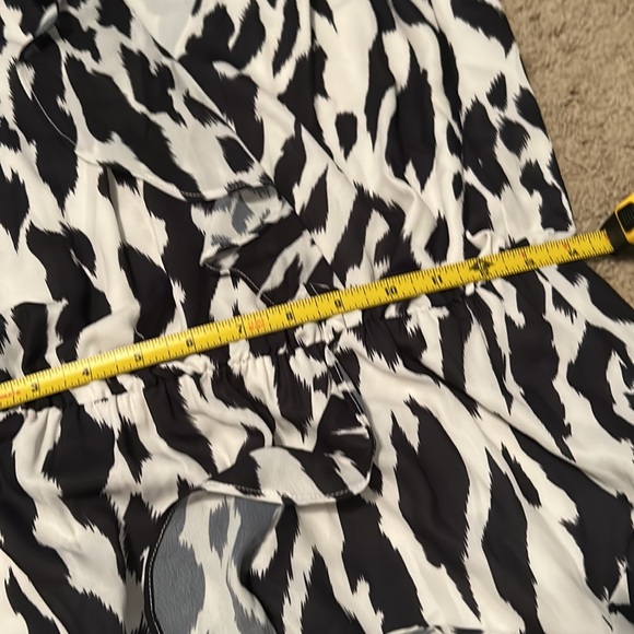 NWT Parker Brand zebra and White/Ivory Ruffle Dress Size M - Picture 12 of 14